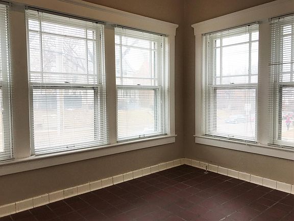 Front solarium