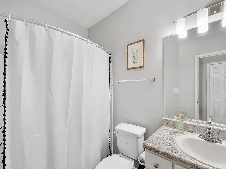 Centerville Manor Apartments — Photo 42