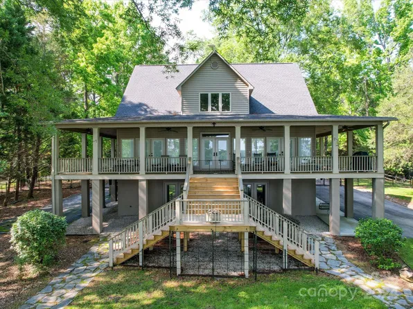 2223 Lakeshore Rd, Camden, SC 29020
