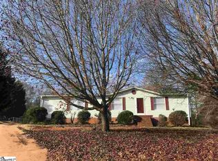 21 Cross Lake Ln, Greer, SC 29651