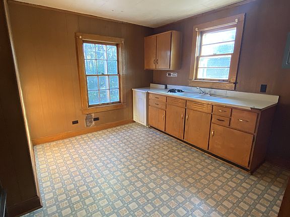 5th image of 214 Chambers St