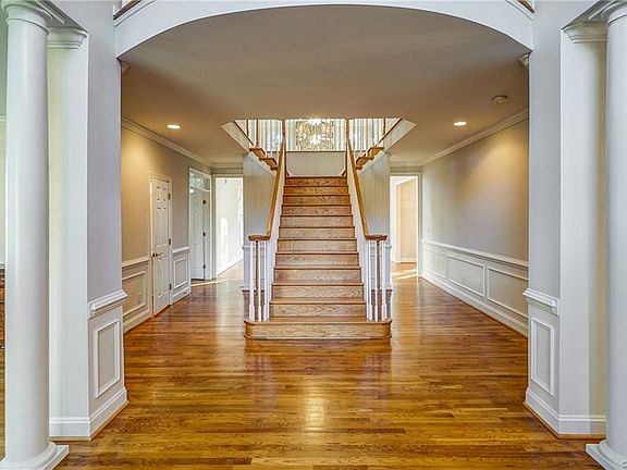 4th image of 6013 Treyburn Pl