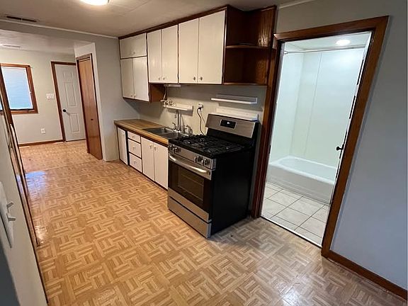 5th image of 803 Wadleigh St #801