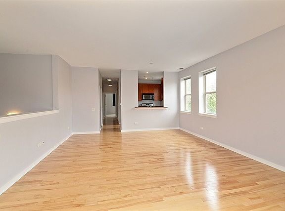 4th image of 1110 W Washburne Ave Unit 101