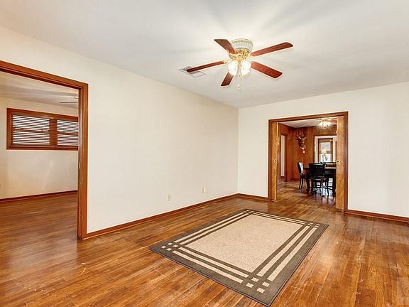 3rd image of 4526 Avenue S