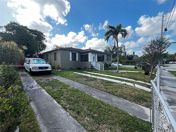 5th image of 230 NW 25th Ave