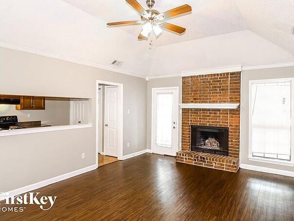 4th image of 7549 Burnstown Ln