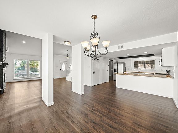 3rd image of 3611 Duncaster Dr
