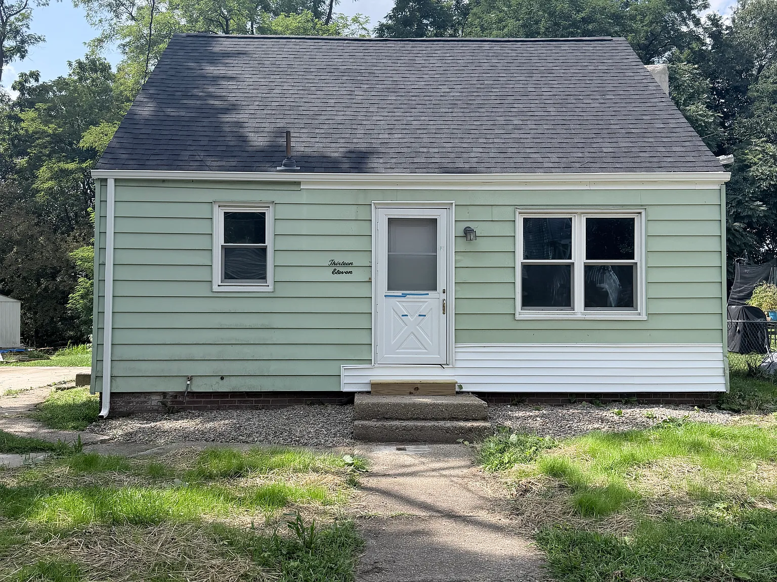 3 bed, 1.5 bath, 936 sqft, $1,295 — Photo 1