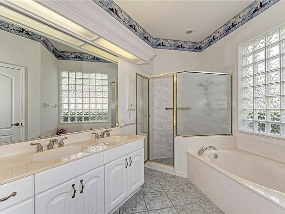 3rd image of 624 Pond Willow Ln