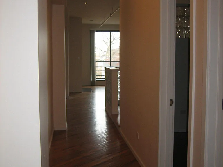 2011 W Belmont Ave — Photo 10