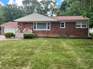 1392 N Cass Lake Rd, Waterford, MI 48328