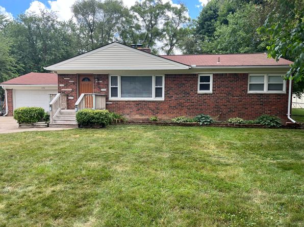 1392 N Cass Lake Rd