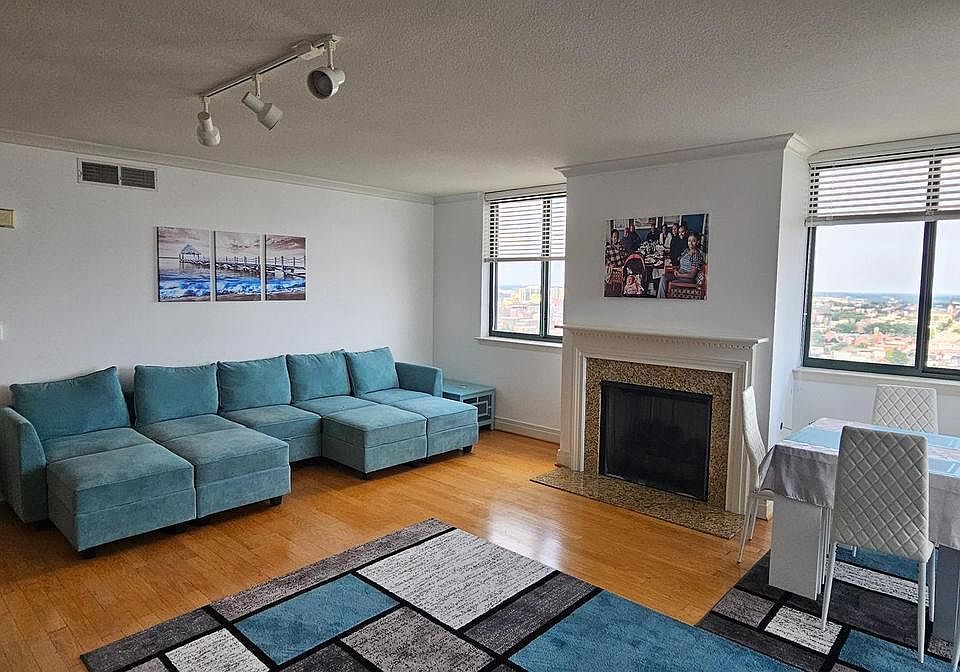 1st image of 414 Water St Unit 2813