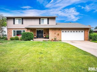 1824 Valencia Pl, Pekin, IL