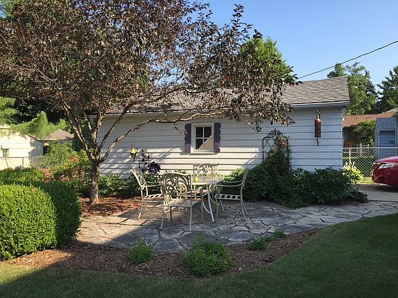 2nd image of 1231 N Foster Ave