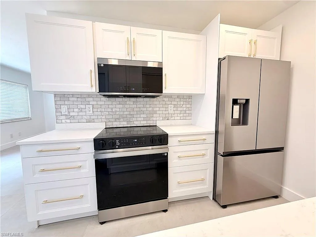 3 bed, 3.0 bath, 1167 sqft, $3,495 — Photo 3