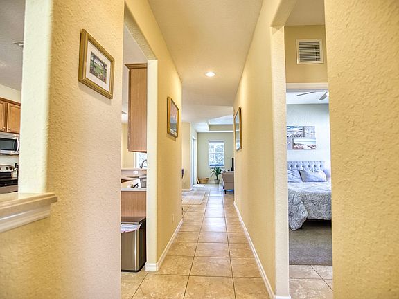 4th image of 2391 Milkweed Ct