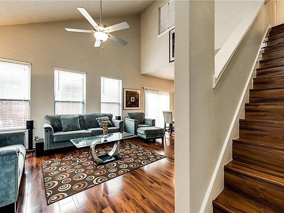 3rd image of 1133 Castlewood Ct