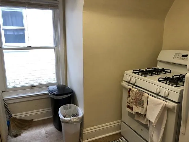 4742 Friendship Ave — Photo 4