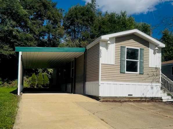 205 Sunny Hill Dr, Valencia, PA 16059