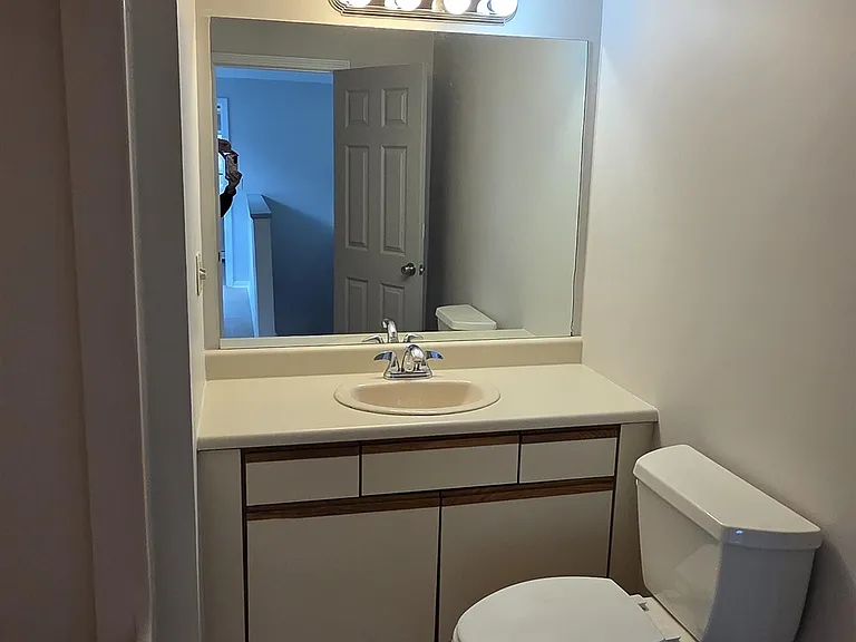15 Bonnie Ln #R — Photo 16
