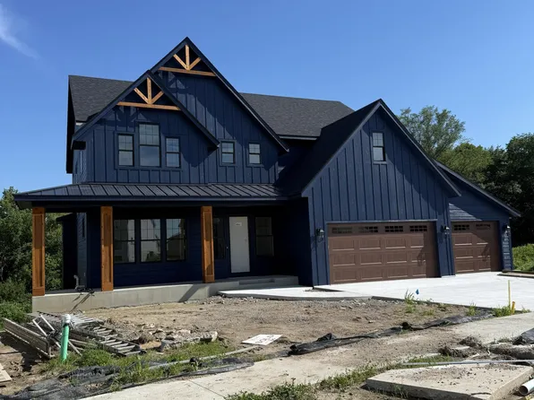 3741 Brookside Dr, Chaska, MN 55367
