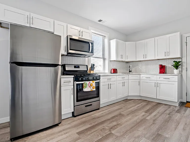 1226 W 31st Pl #3R — Photo 7