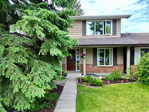 2nd image of 119 NE Midland Pl SE