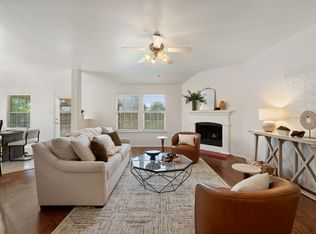 104 Holly St, Waxahachie, TX 75165