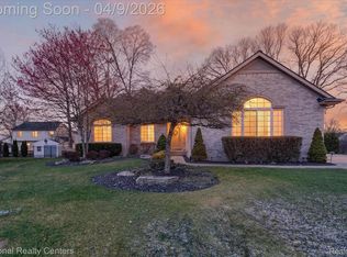 38373 Clinton Ct, Westland, MI