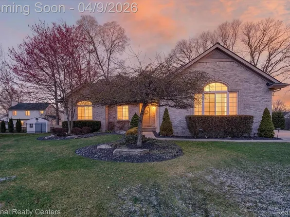 38373 Clinton Ct, Westland, MI 48186