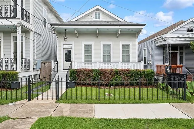 2410 Valence St #2410 — Photo 25