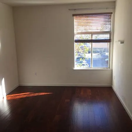 1951 Ofarrell St #311 — Photo 7
