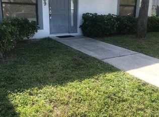 3769 Parkside Cir, Palm Springs, FL 33461