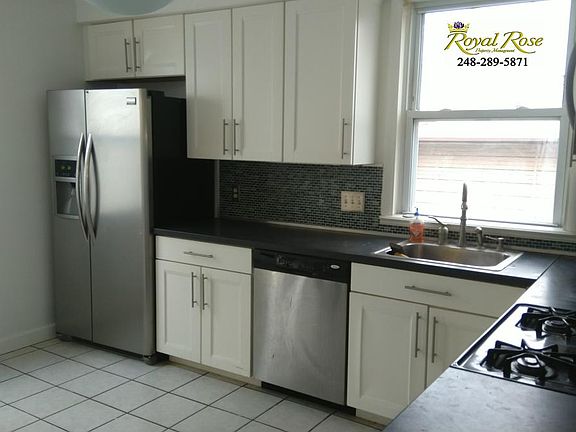 2nd image of 660 E Robert Ave