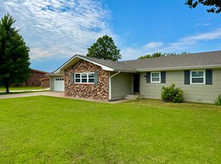 1215 S Allen Ave, Chanute, KS 66720