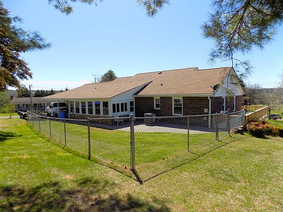 3rd image of 1424 Scenic Dr