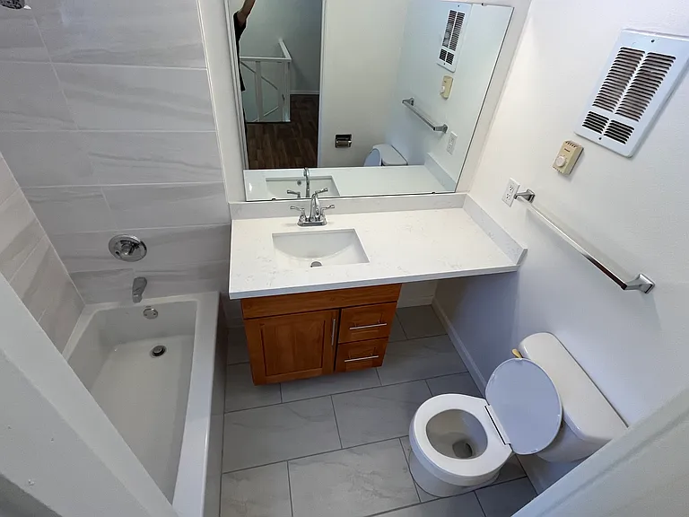 Alder Haus Apartments — Photo 8