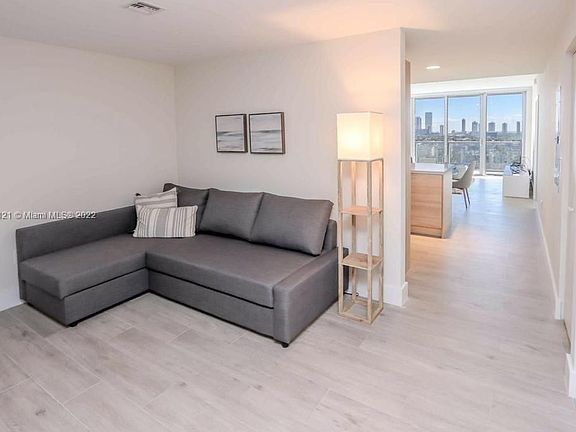 4th image of 16385 Biscayne Blvd Unit 1218