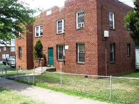 Building Photo 4