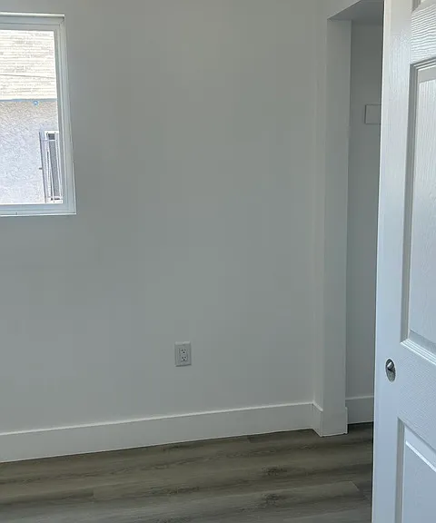 1419 E 61st St #A — Photo 12