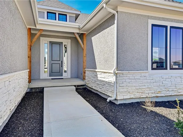 22047 W 94th Ter, Lenexa, KS 66220