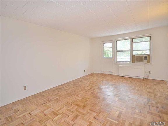 4th image of 125 Main St APT 1F