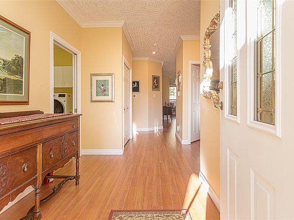 4th image of 2979 River Rd #30