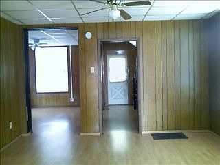 2nd image of 901 Pearl St