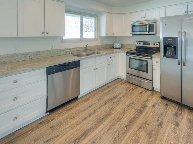 605 Autumn Hills Dr — Photo 3