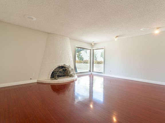 2nd image of 6415 Lochmoor Dr