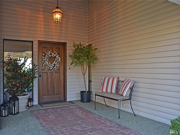 What an inviting covered entry way!
