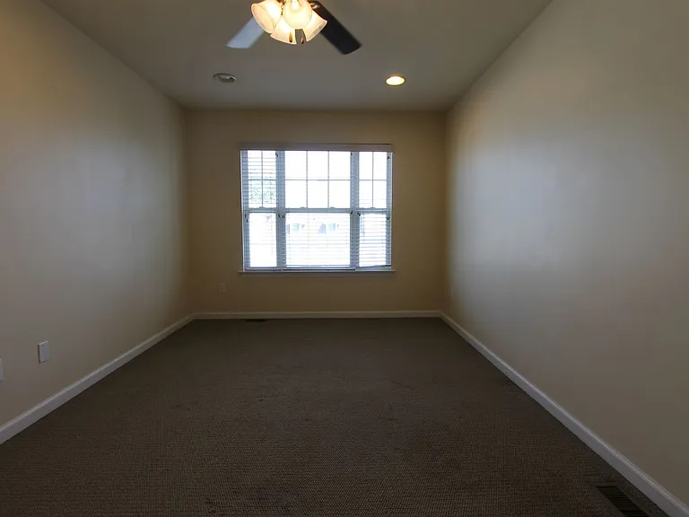 316 Ross Ct — Photo 23